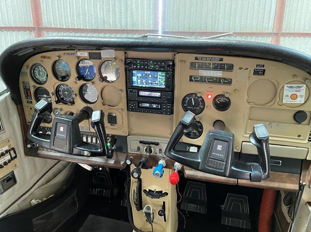 Cessna Aircraft Company R182 — image 1