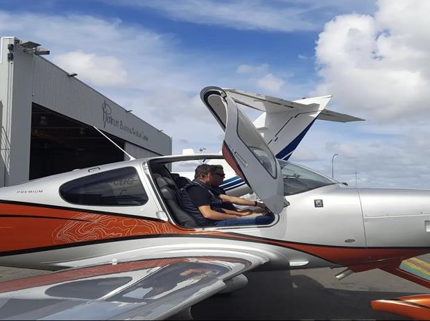 Cirrus Design Corporation SR22 — image 2