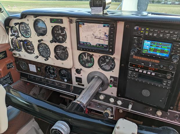 Beech Aircraft Corp 35-C33 — image 2