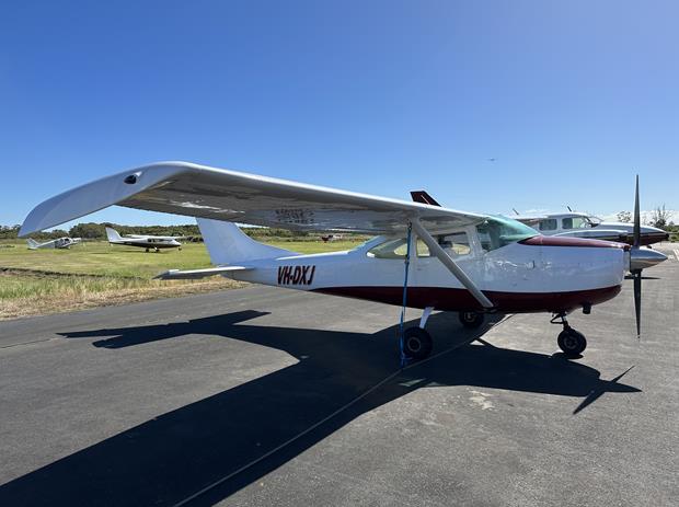 Cessna Aircraft Company 182M — image 2