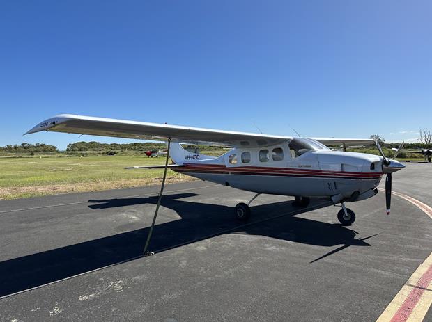 Cessna Aircraft Company 210N — image 2