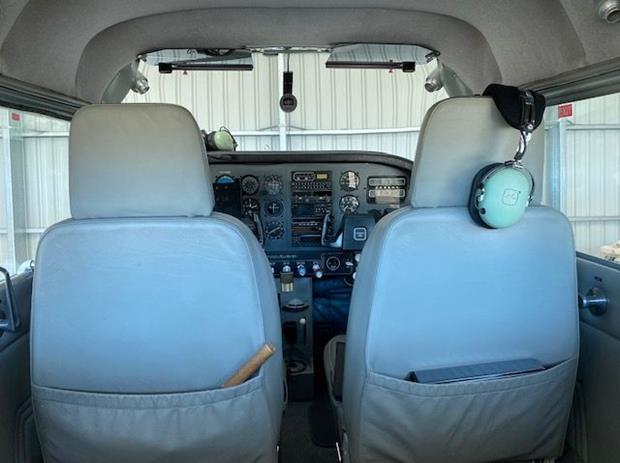 Cessna Aircraft Company 182J — image 6