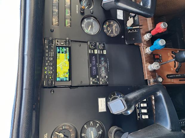 Cessna Aircraft Company 182Q — image 3