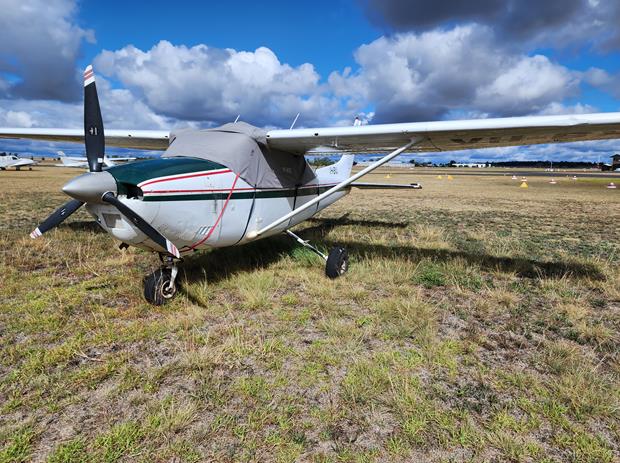 Cessna Aircraft Company 182Q — image 4