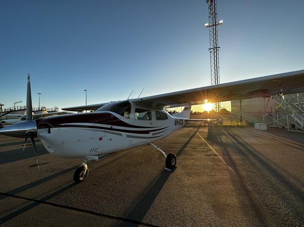 Cessna Aircraft Company 210L