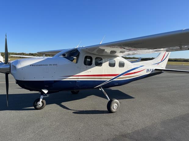 Cessna Aircraft Company P210N — image 2