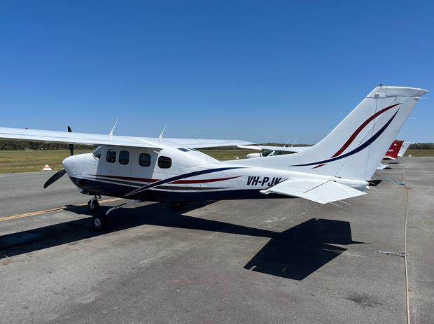 Cessna Aircraft Company P210N