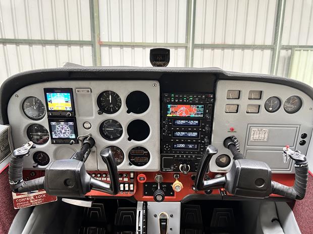 Cessna Aircraft Company 172M — image 5