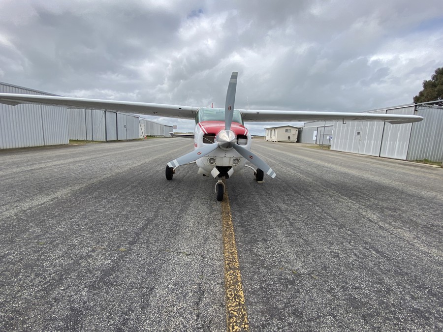 Cessna Aircraft Company 210L